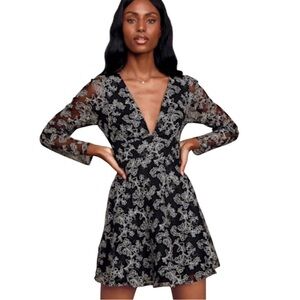 Lulu’s Enraptured Black Embroidered Long Sleeve Skater Dress Size Small NWT 🎄
